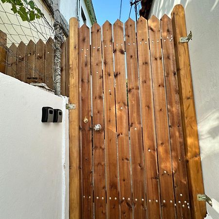 Hostel Leon Berat Zewnętrze zdjęcie