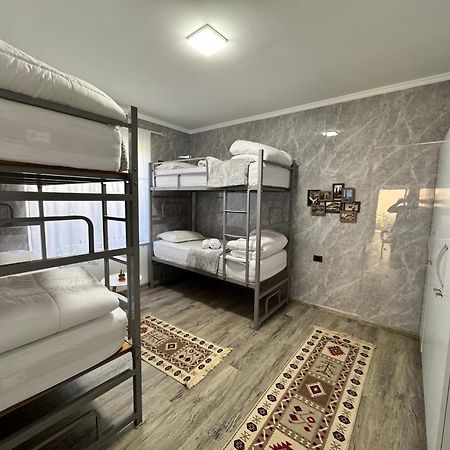 Hostel Leon Berat Zewnętrze zdjęcie